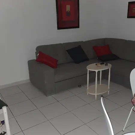 Nice Apartment At 15 Min From The Old Port * Saint-Raphaël