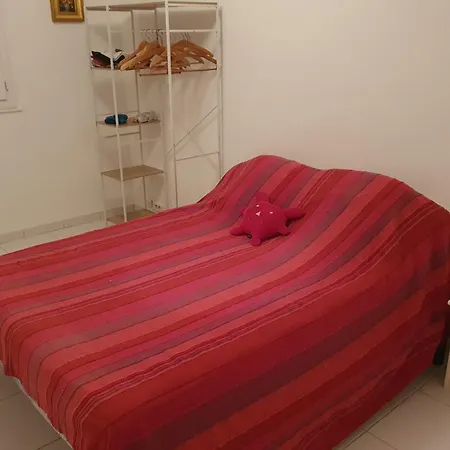 Nice Apartment At 15 Min From The Old Port דירה *
